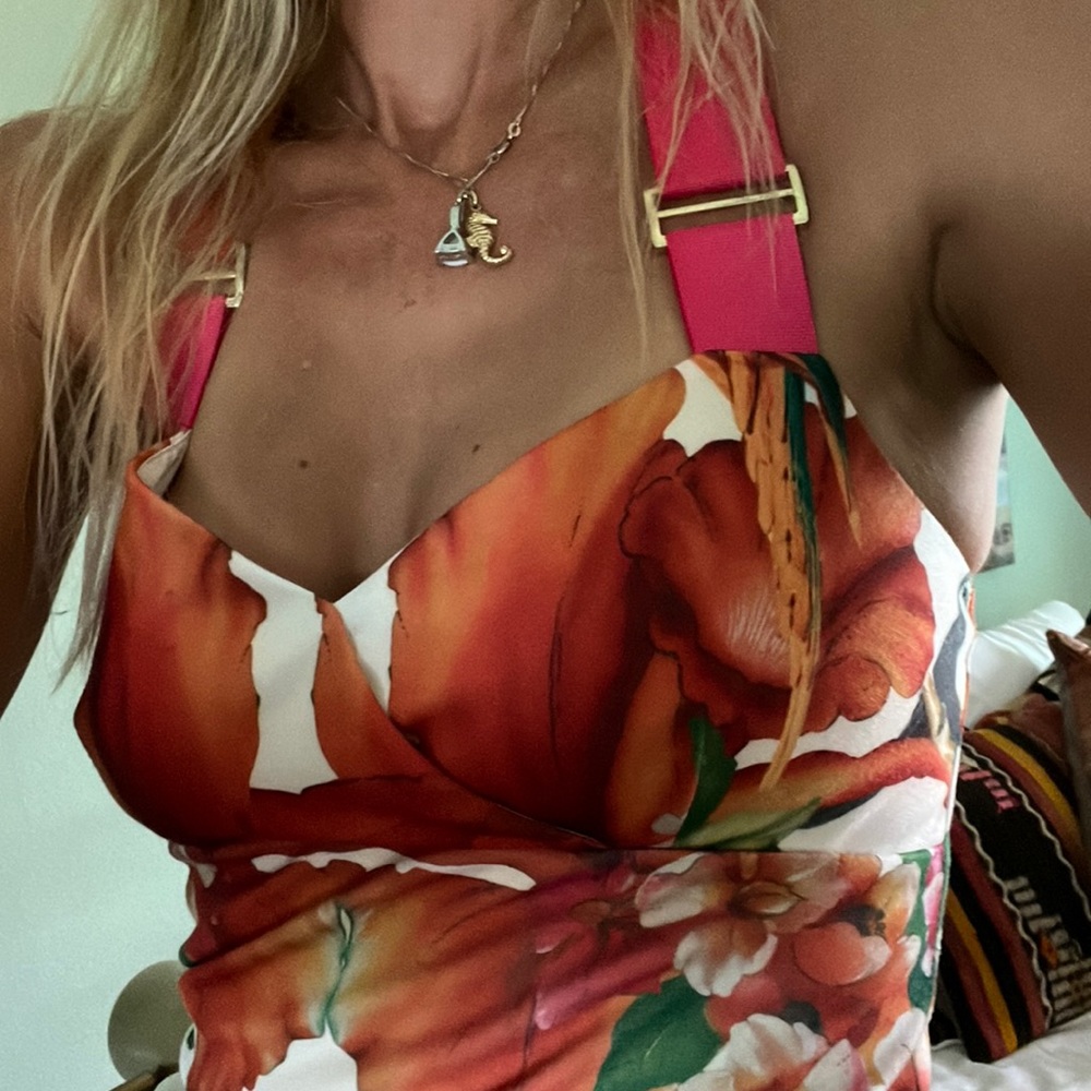 Very comfortable floral summer dress with toucans white orange pink green
